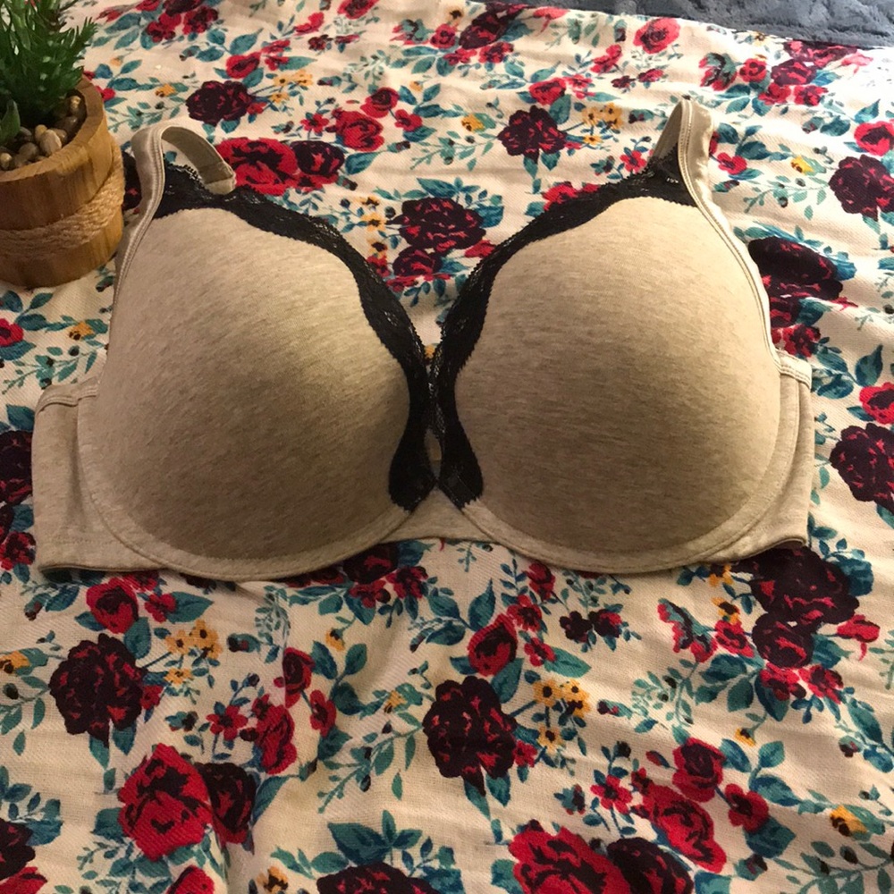 Cacique Bra {40DDD}